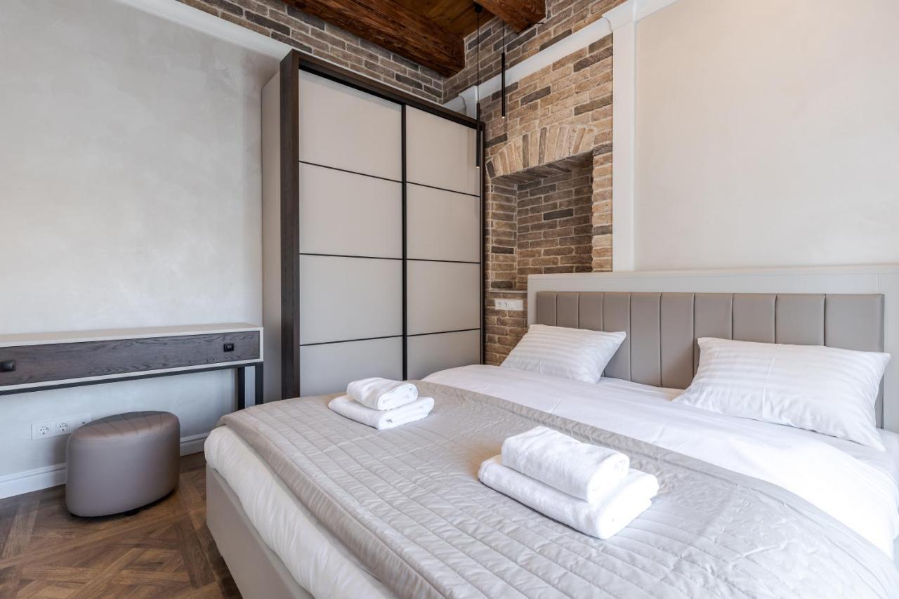 View On Rynok Square Apartments Lviv Exterior photo