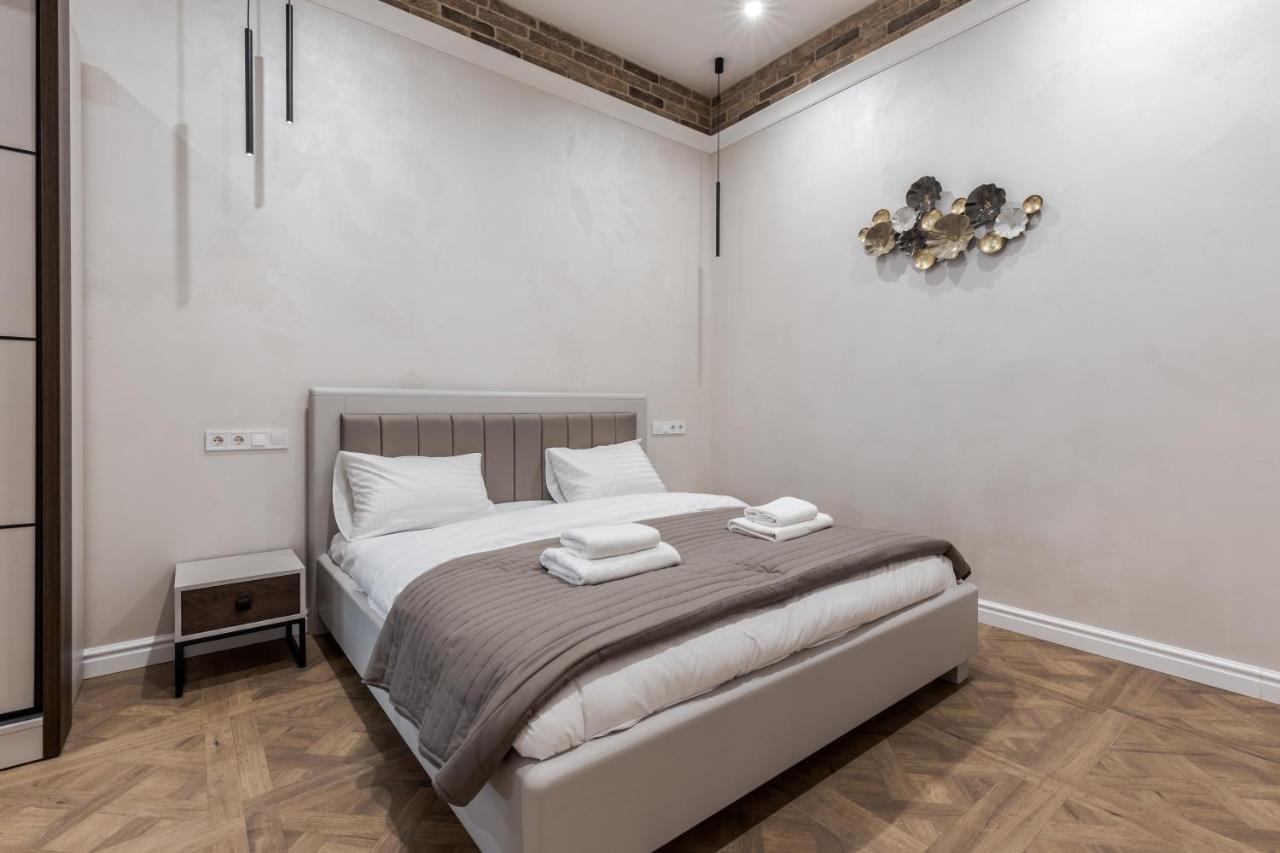 View On Rynok Square Apartments Lviv Exterior photo